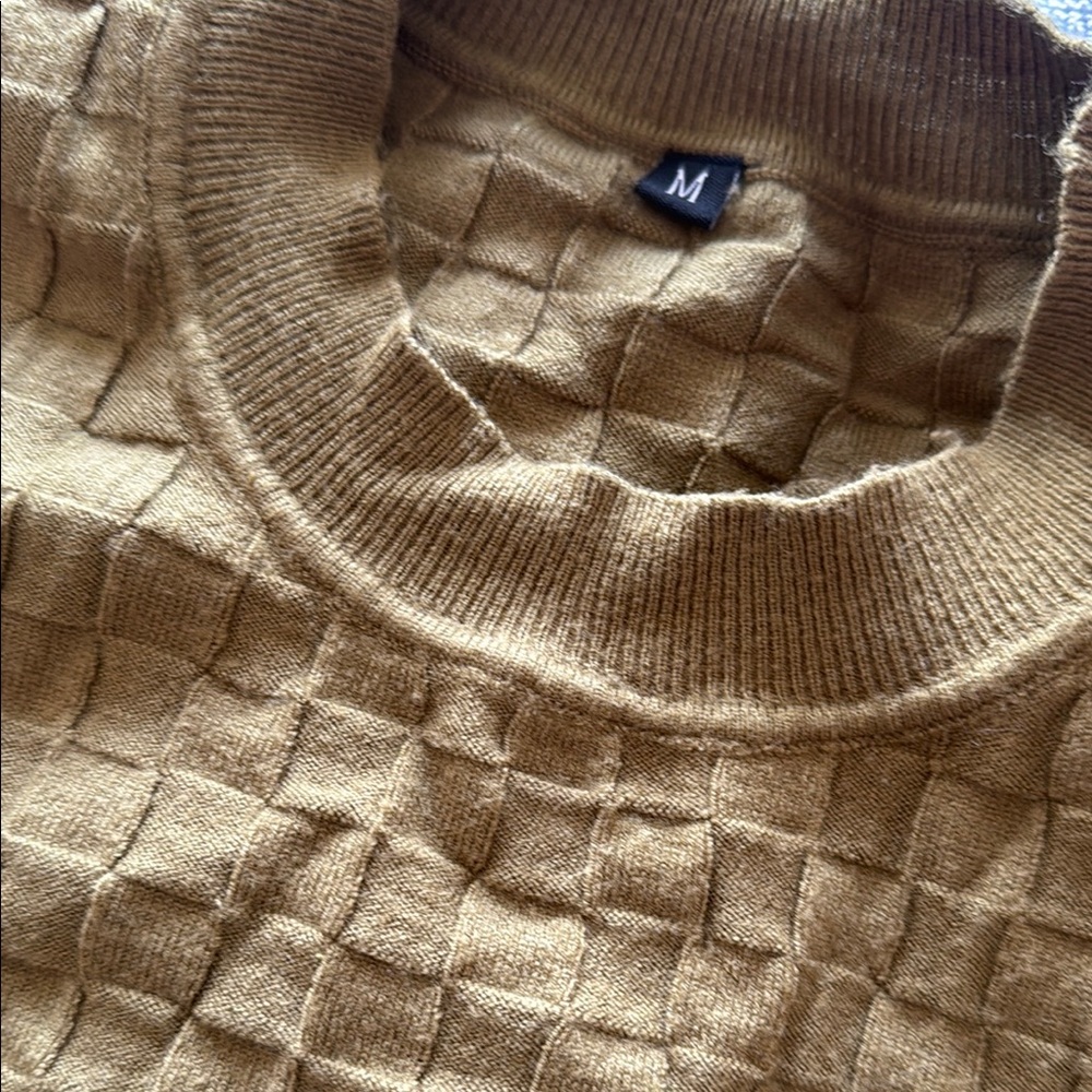 Green Textured Crew Neck Sweater with Ribbed Design